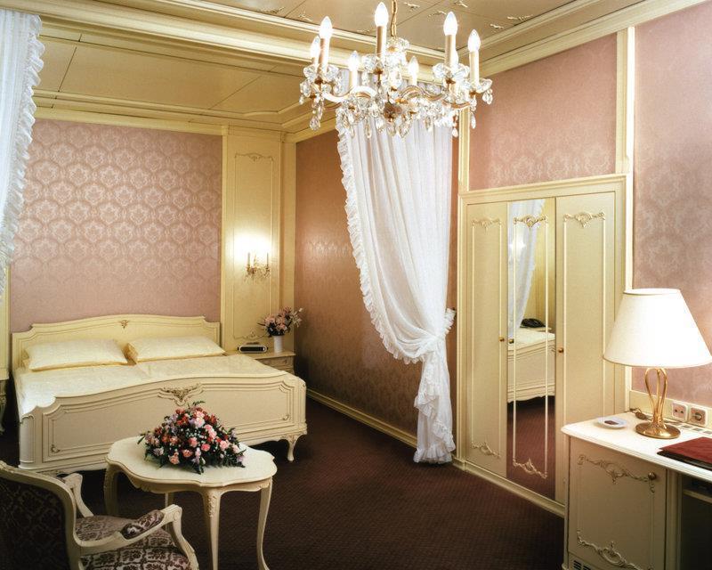 Schlosshotel Roemischer Kaiser Wien Phòng bức ảnh